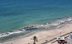 Flat vista mar em Boa Viagem próximo a praia e aeroporto